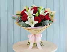 Букет цветов из:  Лилии и Розы в Золотухино