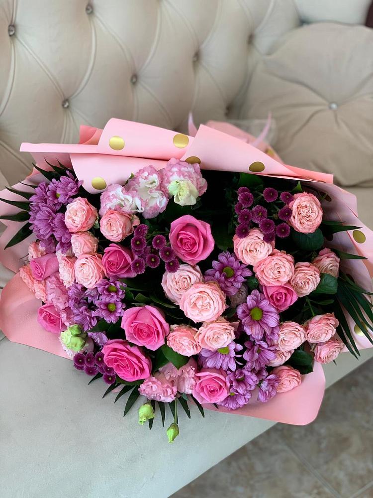 Букет цветов из: Хризантемы, Розы и Лизиантусы в Золотухино