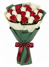 Букет Микс из красных и белых роз в Золотухино