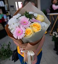 Букет цветов из:  Герберы, Розы и Хризантемы в Золотухино