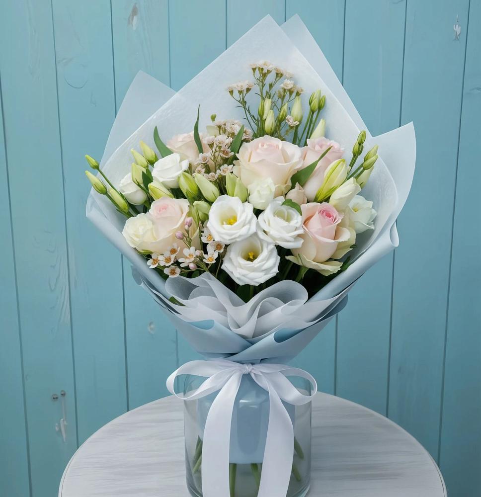 Букет цветов из: Розы и Лизиантусы в Золотухино