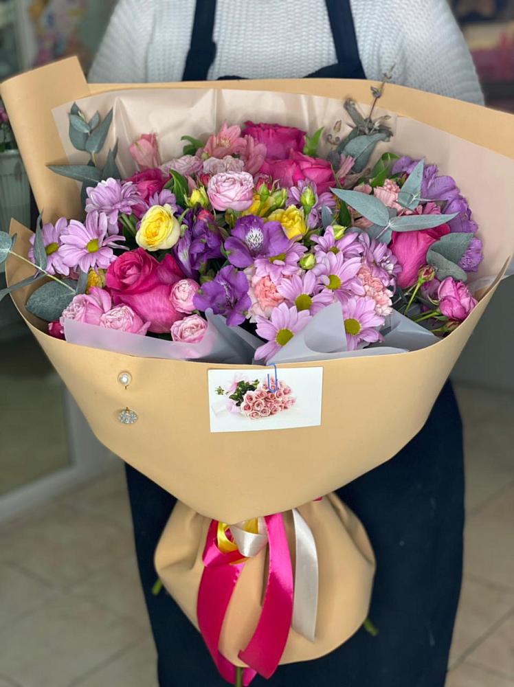 Букет цветов из: Хризантемы, Гвоздики и Альстромерии в Золотухино