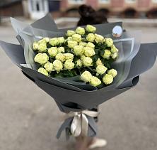 Букет Белые кустовые розы Солинеро в Золотухино