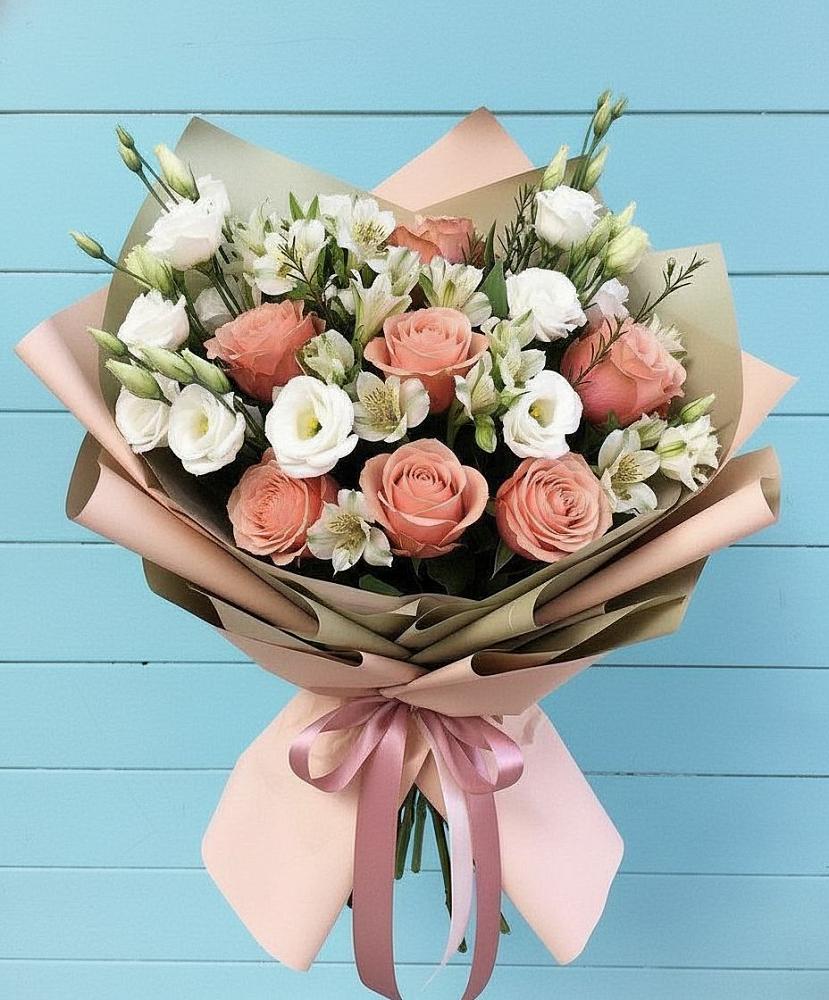 Букет цветов из: Розы, Альстромерии и Лизиантусы в Золотухино