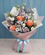 Букет цветов из:  Лизиантусы, Розы, Альстромерии и Гипсофила в Золотухино