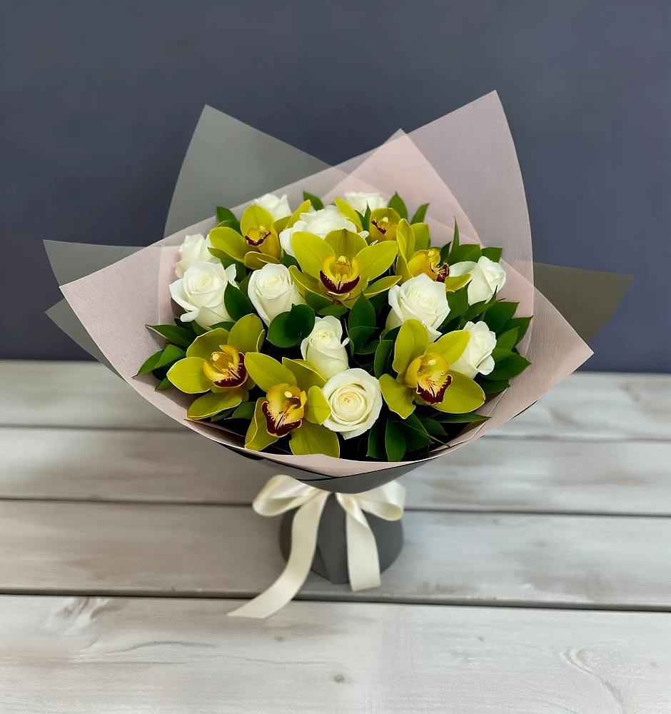 Букет цветов из: Орхидеи и Розы в Золотухино