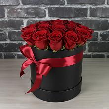 Цветочная композиция из Розы в шляпной коробке в Золотухино