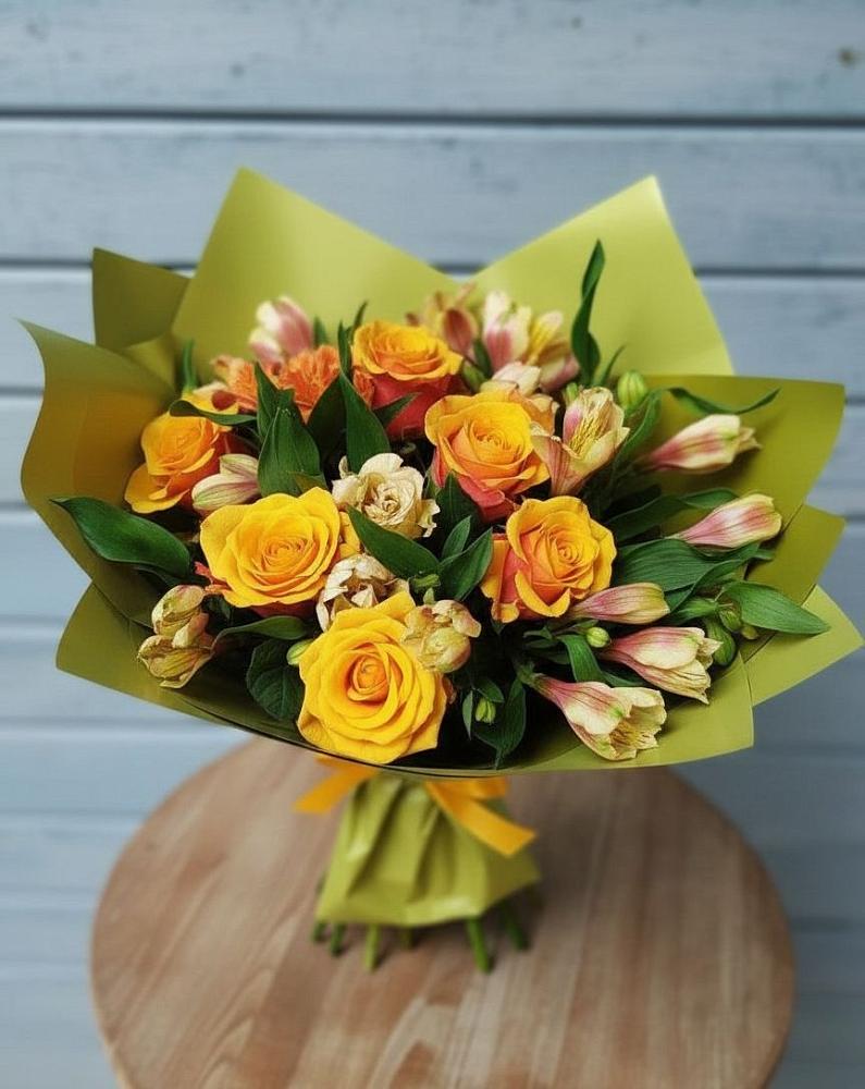 Букет цветов из: Альстромерии и Розы в Золотухино