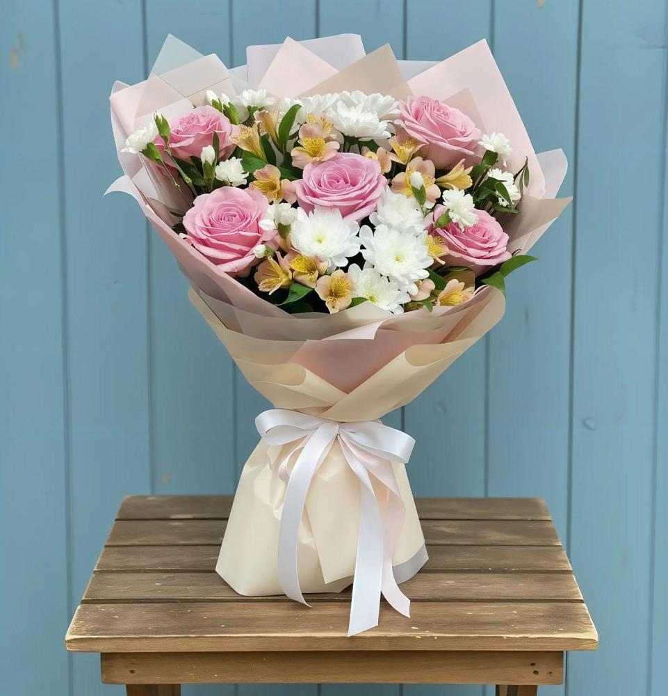 Букет цветов из: Гвоздики, Орхидеи и Розы в Золотухино