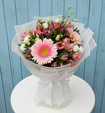 Букет цветов из:  Герберы, Альстромерии и Лизиантусы #REPLACE_PRED# Золотухино