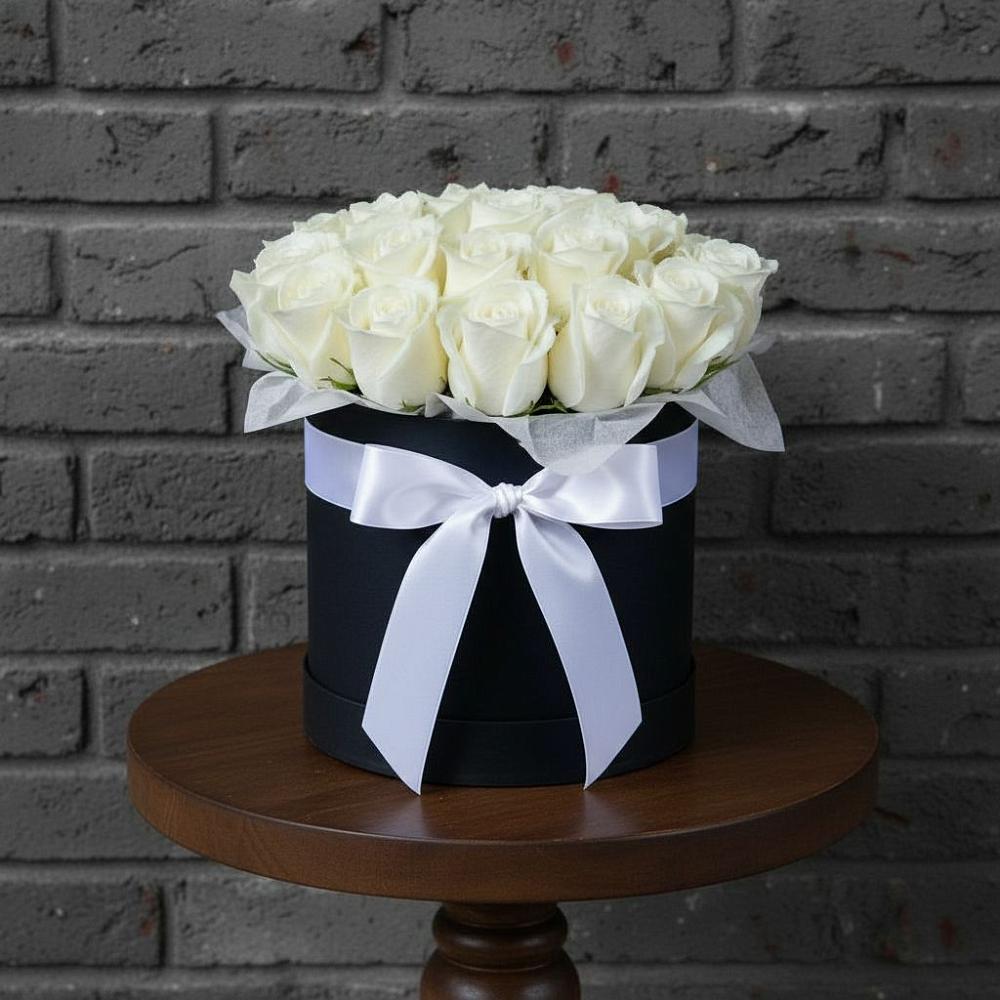 Цветочная композиция из Розы в шляпной коробке в Золотухино