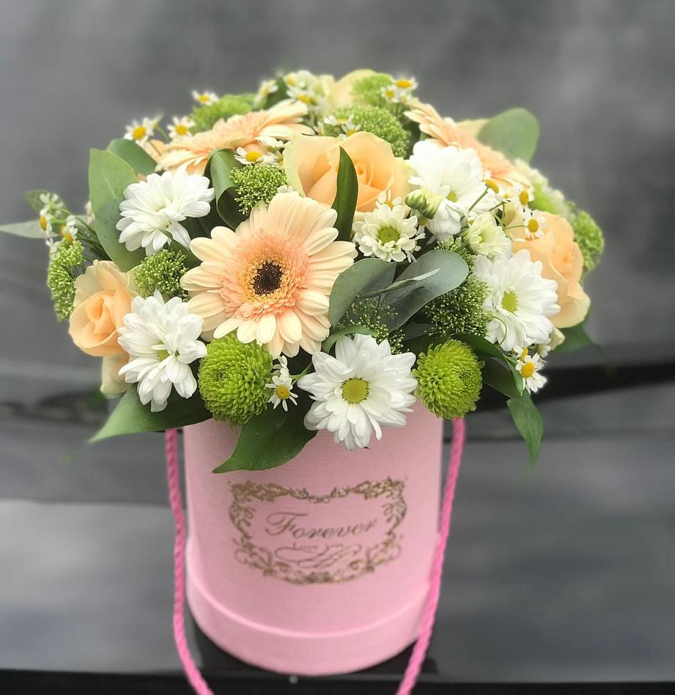 Цветочная композиция из Розы, Герберы и Хризантемы в шляпной коробке в Золотухино