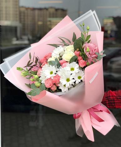 Букет цветов из: Розы, Лизиантусы и Хризантемы в Золотухино