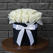 Цветочная композиция из Розы в шляпной коробке в Золотухино